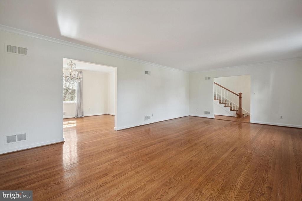 5801 Hillburne Way - Photo 3