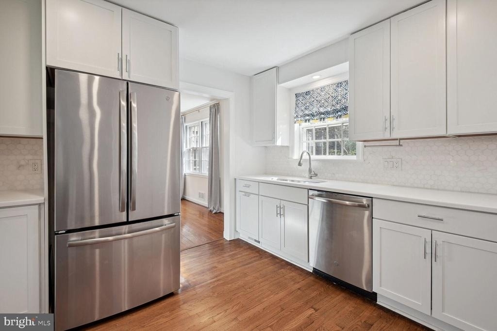 5801 Hillburne Way - Photo 8