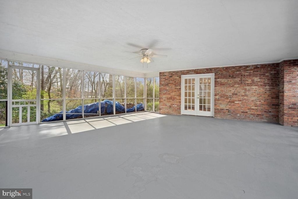 5801 Hillburne Way - Photo 16