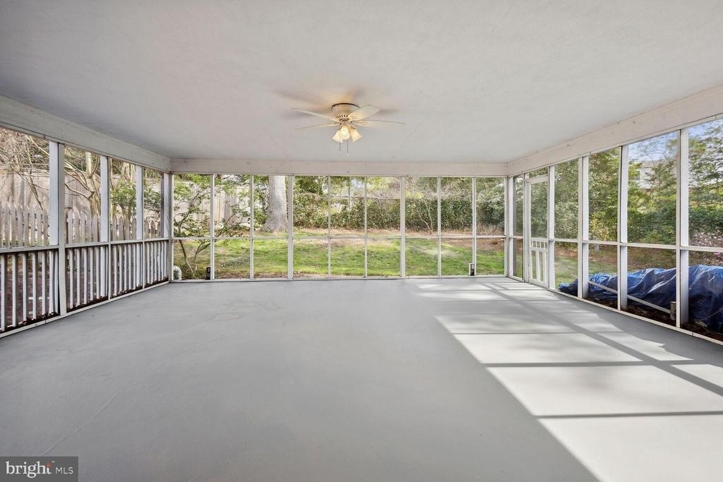 5801 Hillburne Way - Photo 15