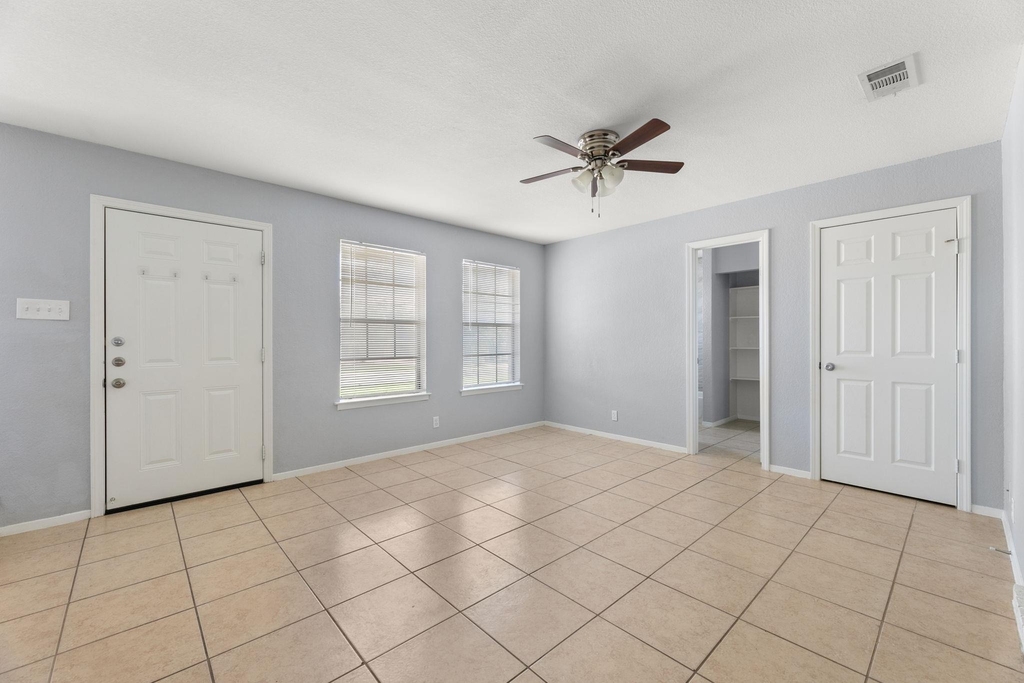 3802 Foust Trl - Photo 3