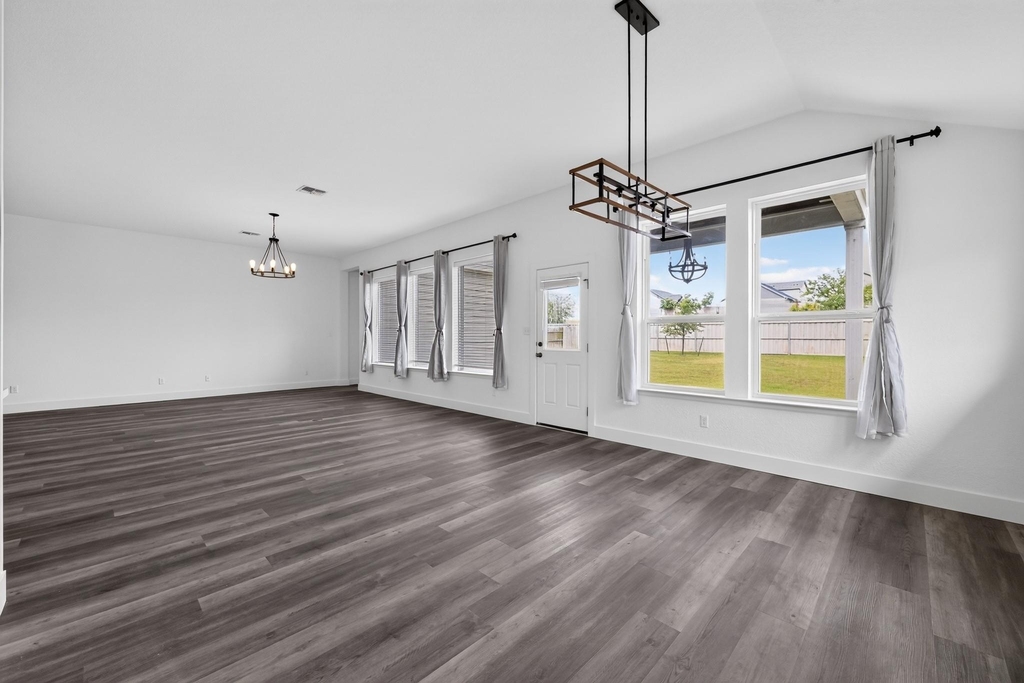 104 Joseph Hawkins Ln - Photo 9
