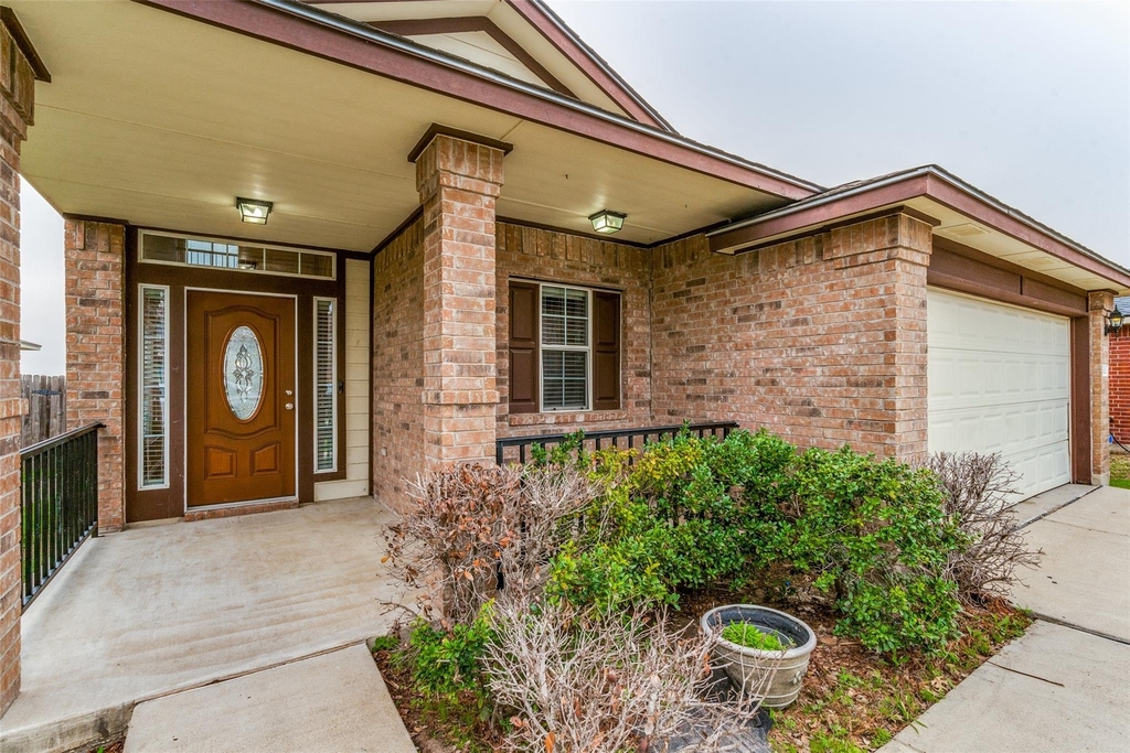 13620 Lyndon B Johnson St - Photo 0