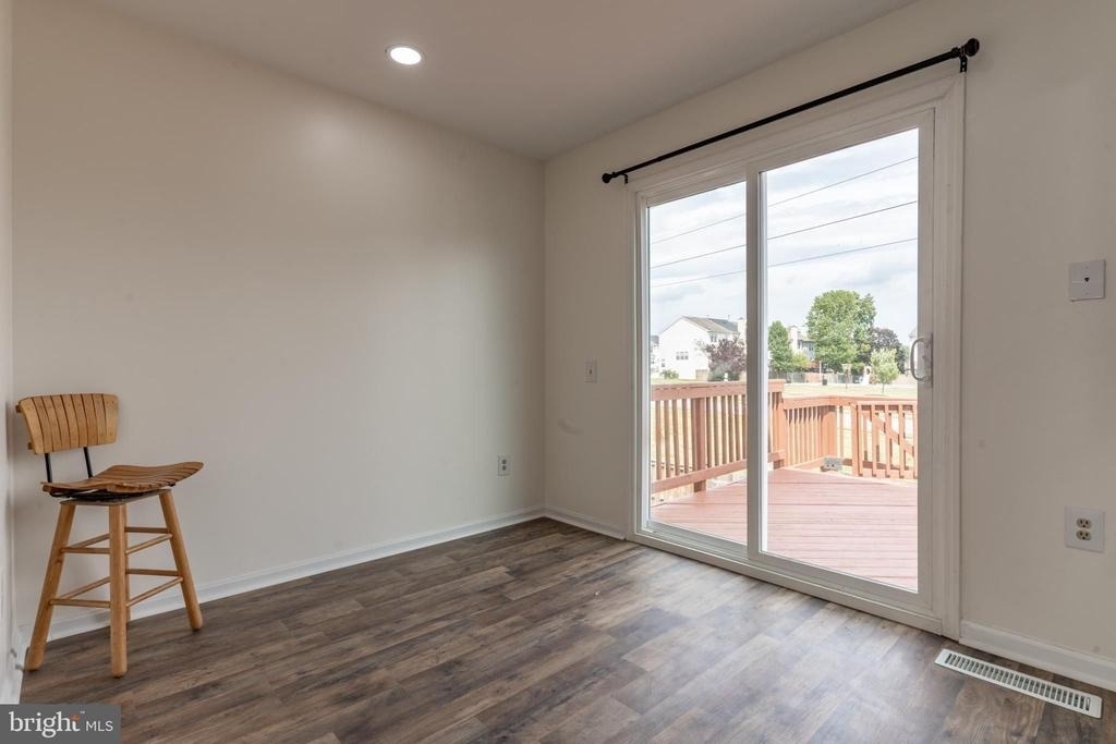 5601 Ashburn Terrace - Photo 10