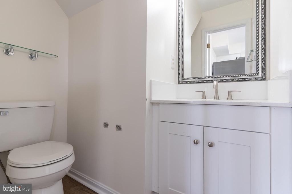 5601 Ashburn Terrace - Photo 11