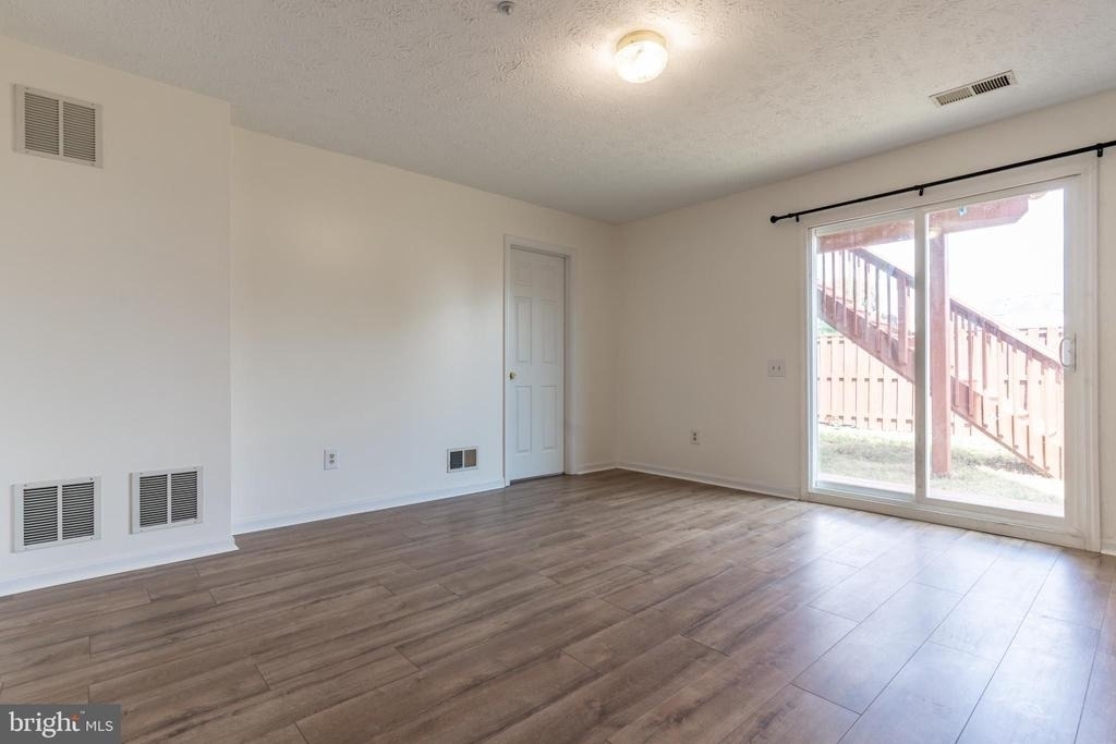 5601 Ashburn Terrace - Photo 17
