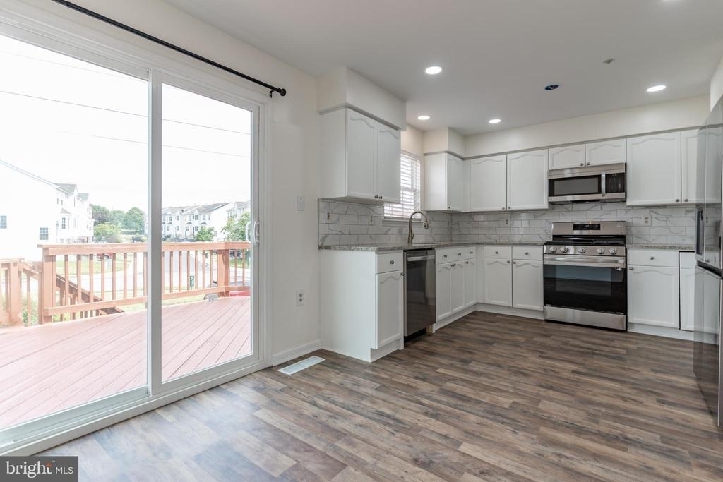 5601 Ashburn Terrace - Photo 6