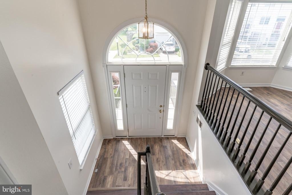 5601 Ashburn Terrace - Photo 2