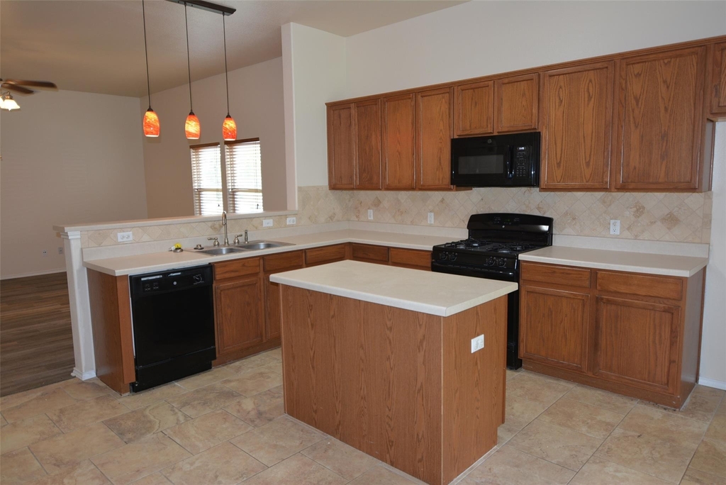 1303 Horseshoe Ranch Dr - Photo 7