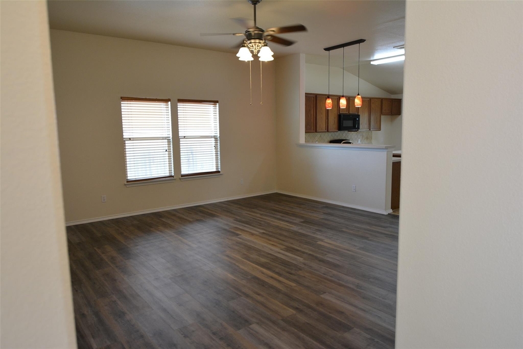 1303 Horseshoe Ranch Dr - Photo 5