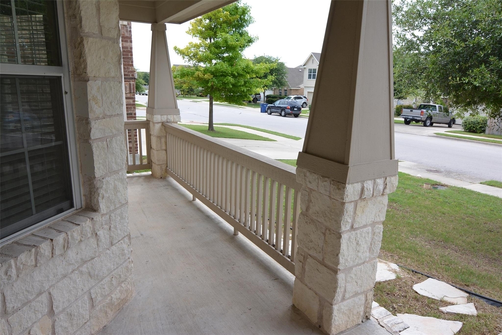1303 Horseshoe Ranch Dr - Photo 3