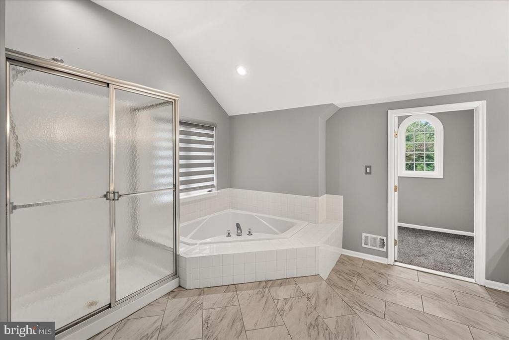 6455 Saddlebrook Lane - Photo 31