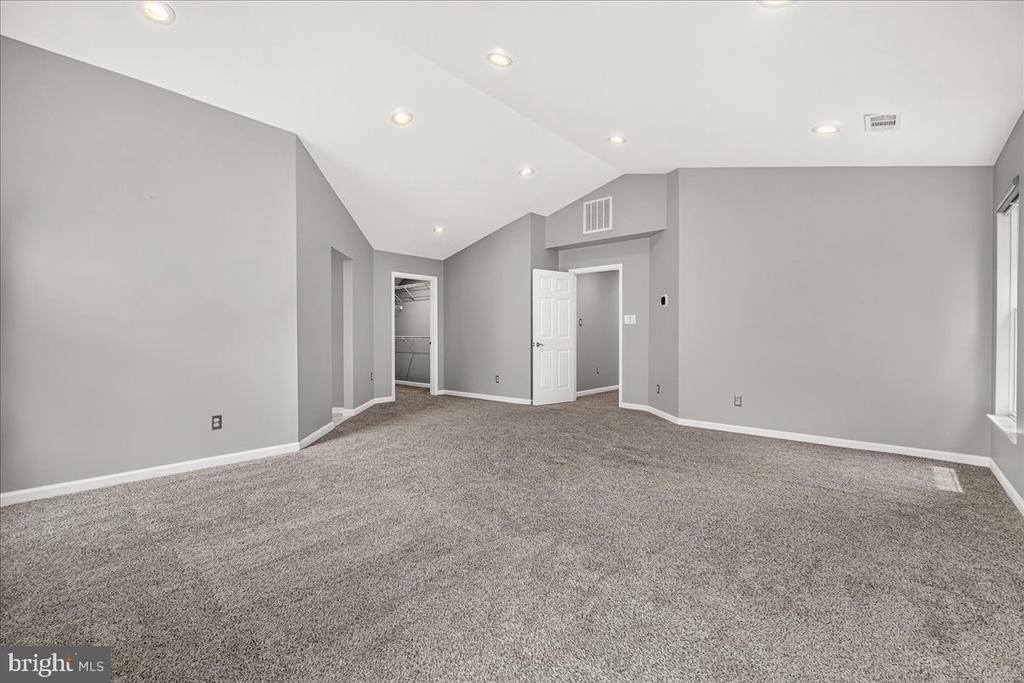 6455 Saddlebrook Lane - Photo 30