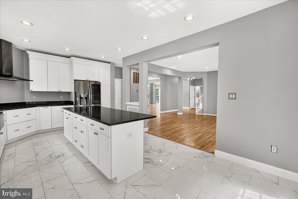 6455 Saddlebrook Lane - Photo 8