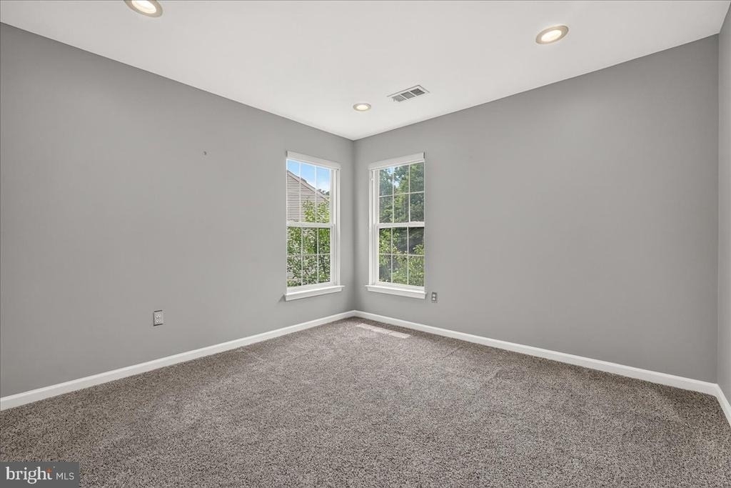 6455 Saddlebrook Lane - Photo 36