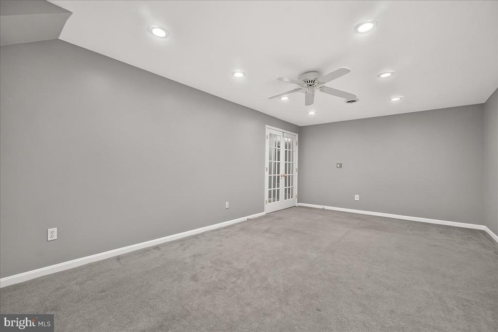 6455 Saddlebrook Lane - Photo 42
