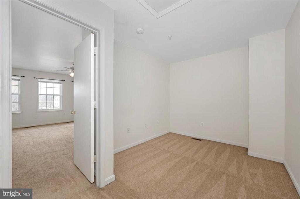 4946 Whitney Terrace - Photo 16