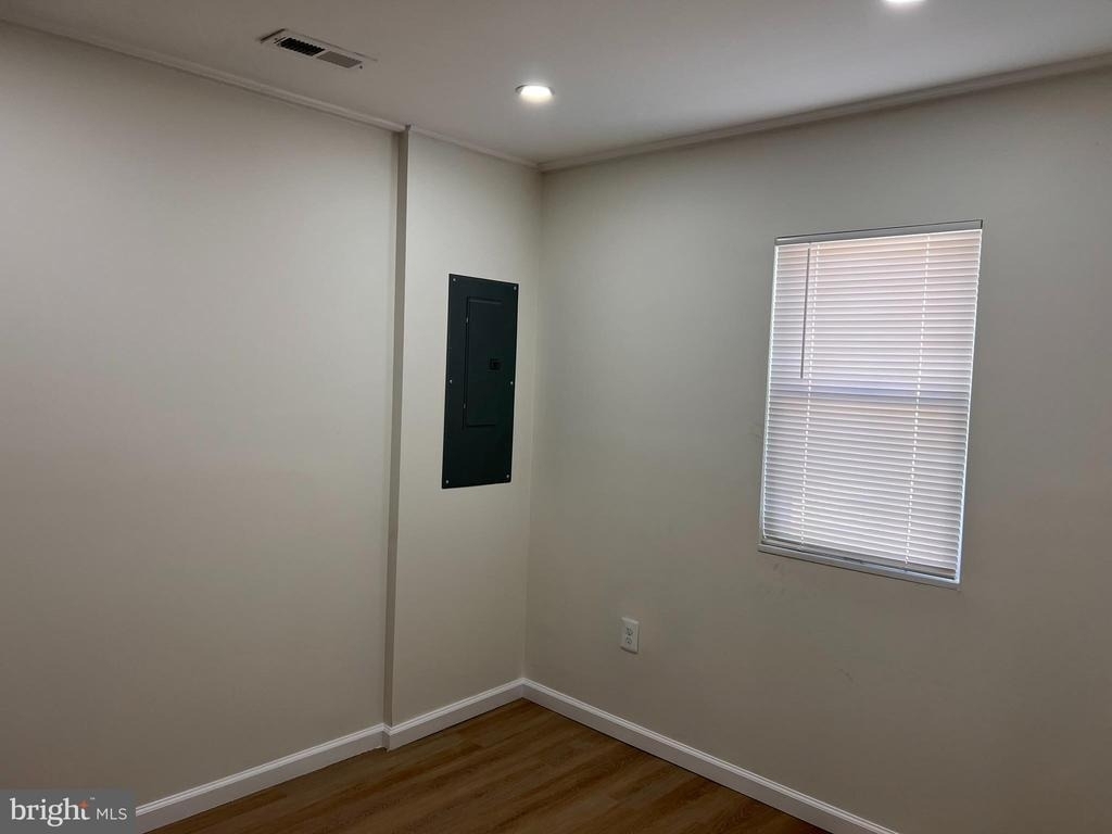 1325 Fuselage Avenue - Photo 7