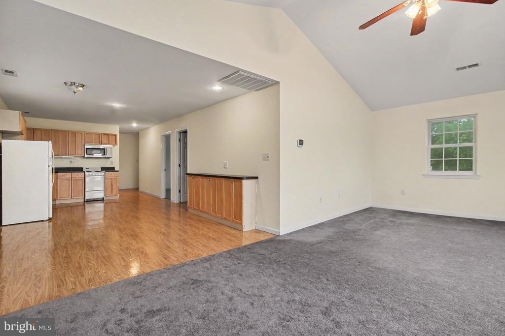 1702 Oakfield Avenue - Photo 5