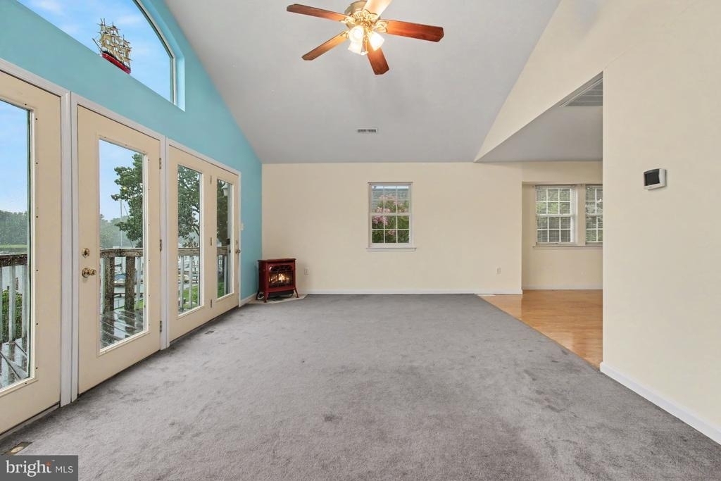 1702 Oakfield Avenue - Photo 2
