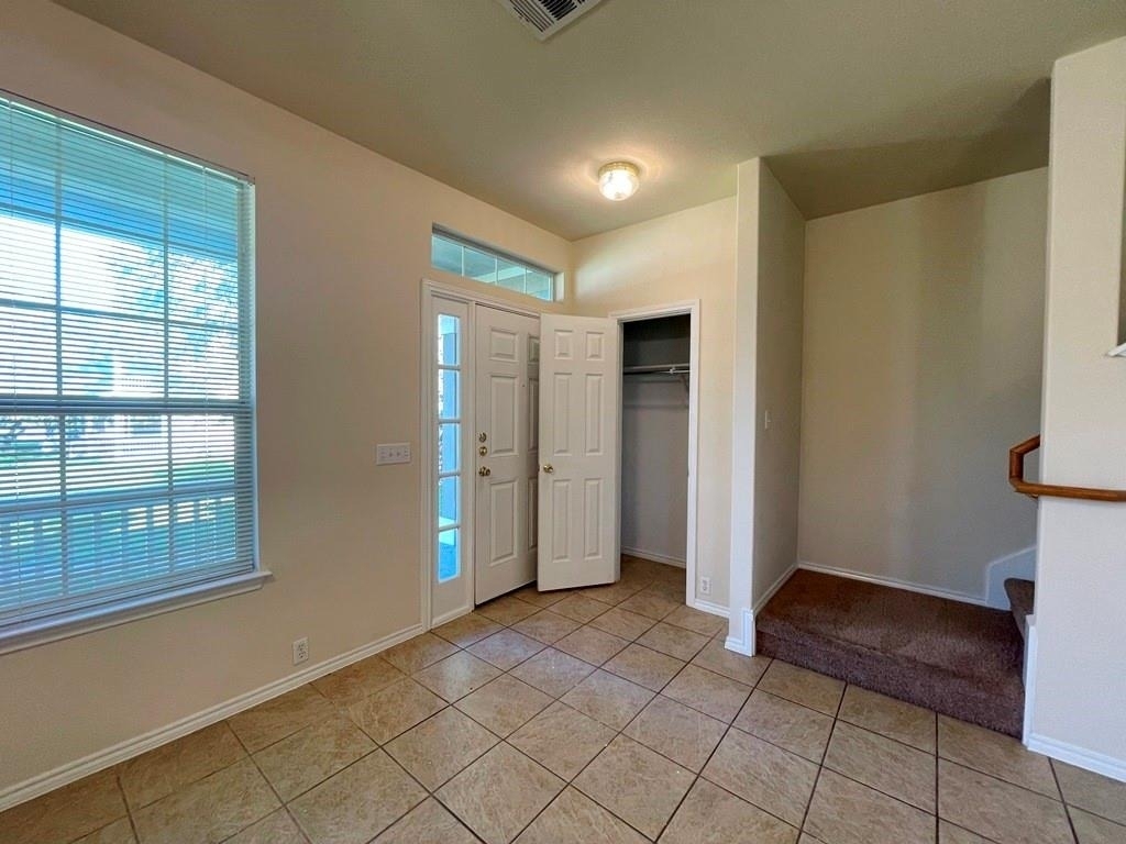 251 Utterback - Photo 2