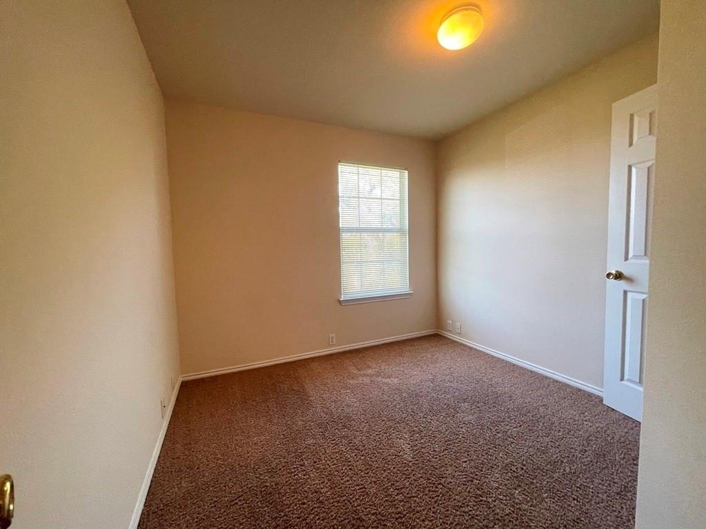 251 Utterback - Photo 17