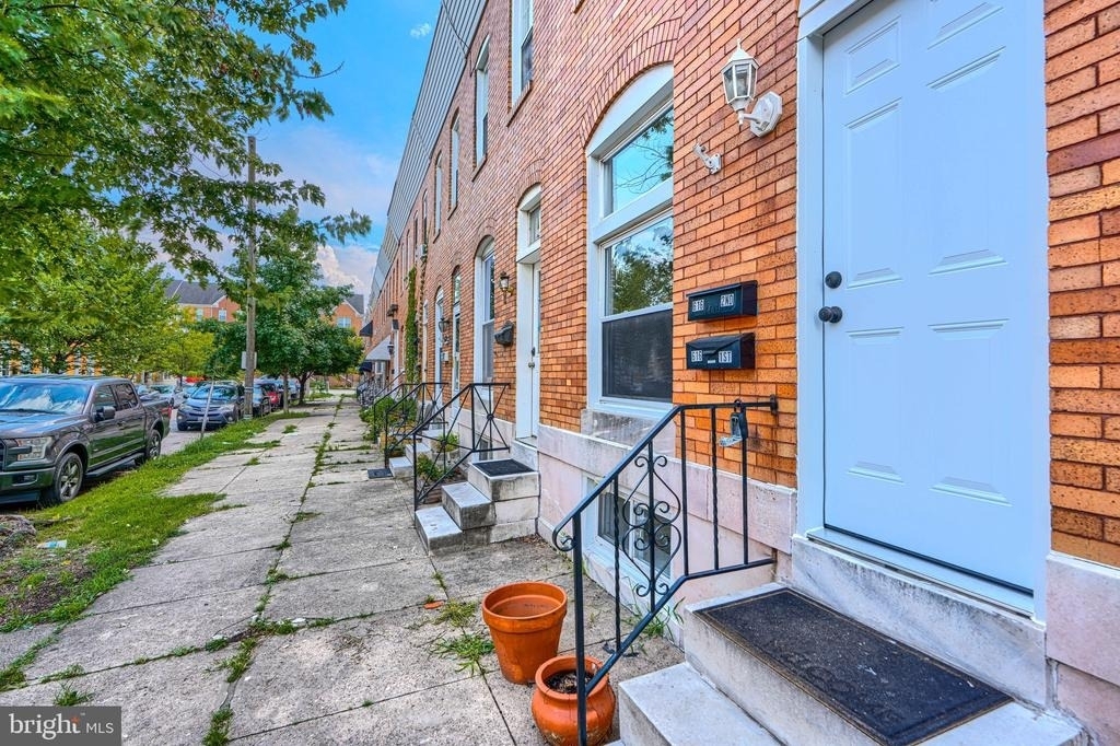 616 S Lehigh Street - Photo 0