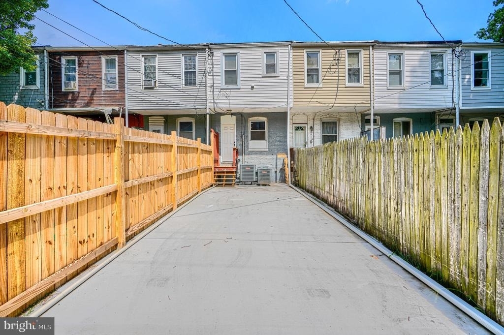 616 S Lehigh Street - Photo 17