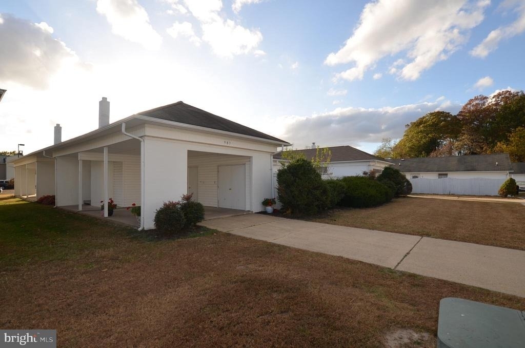 903 Houston Drive - Photo 0