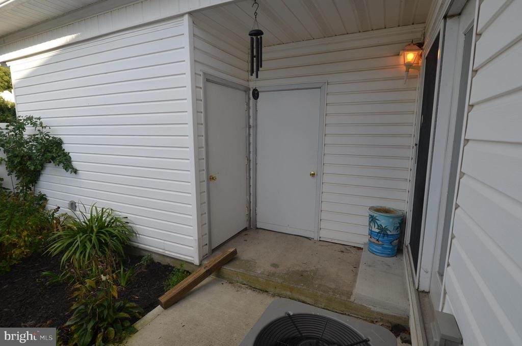 903 Houston Drive - Photo 4