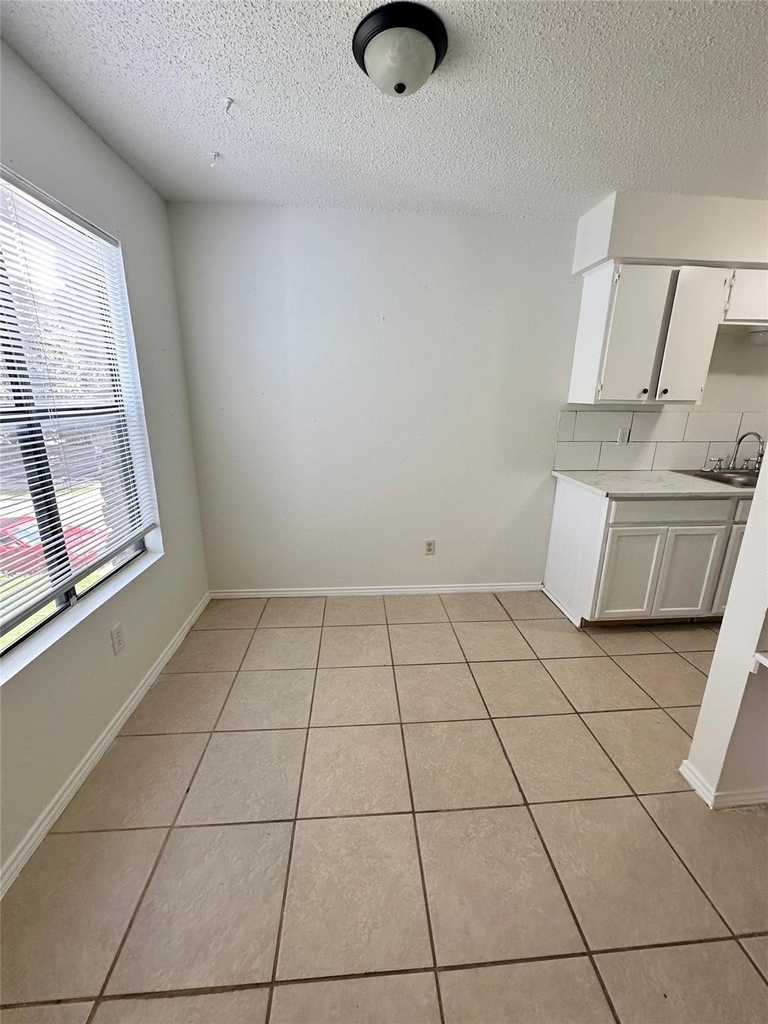 4322 Gillis St - Photo 2