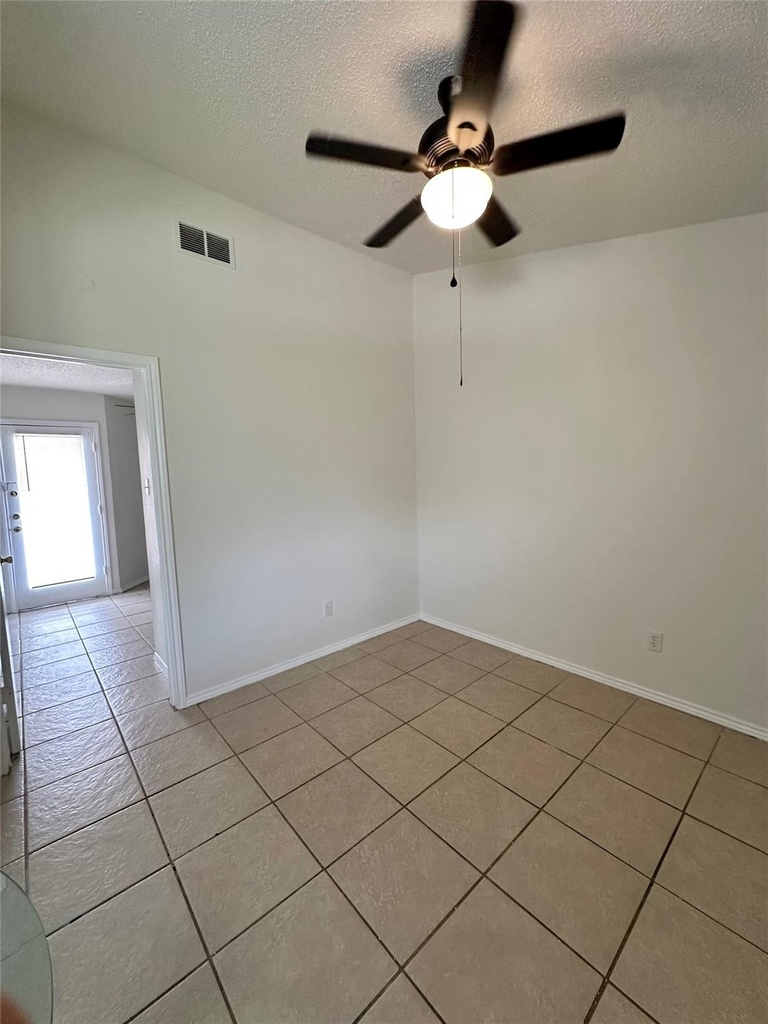 4322 Gillis St - Photo 6