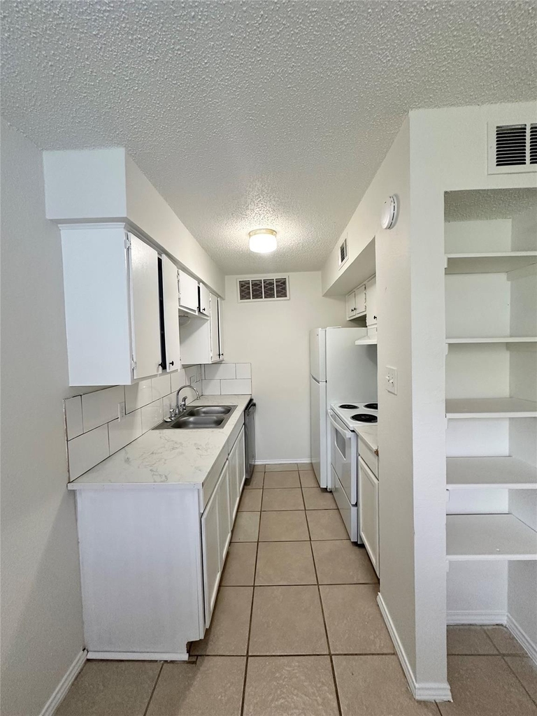 4322 Gillis St - Photo 0