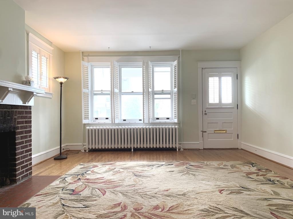 2413 W 16th Street - Photo 3