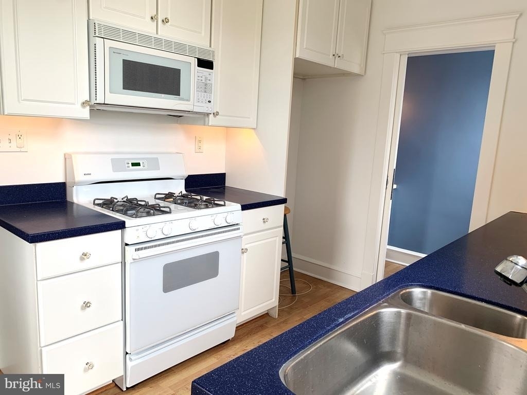 2413 W 16th Street - Photo 8