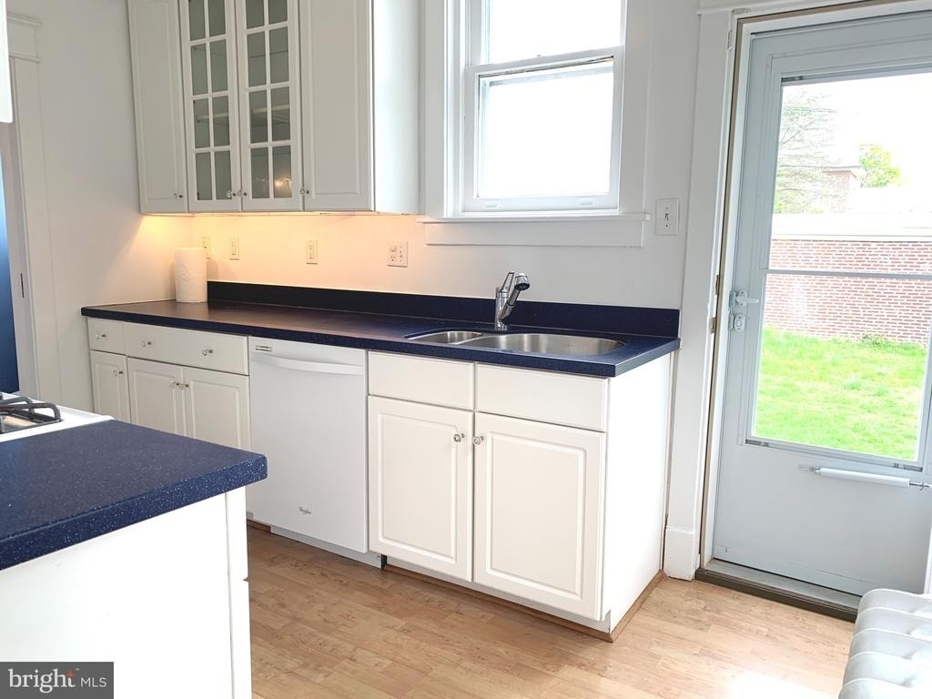 2413 W 16th Street - Photo 7