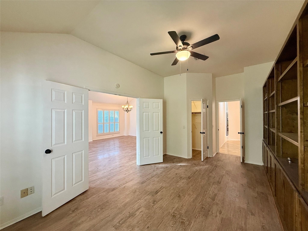 6106 Skahan Ln - Photo 5