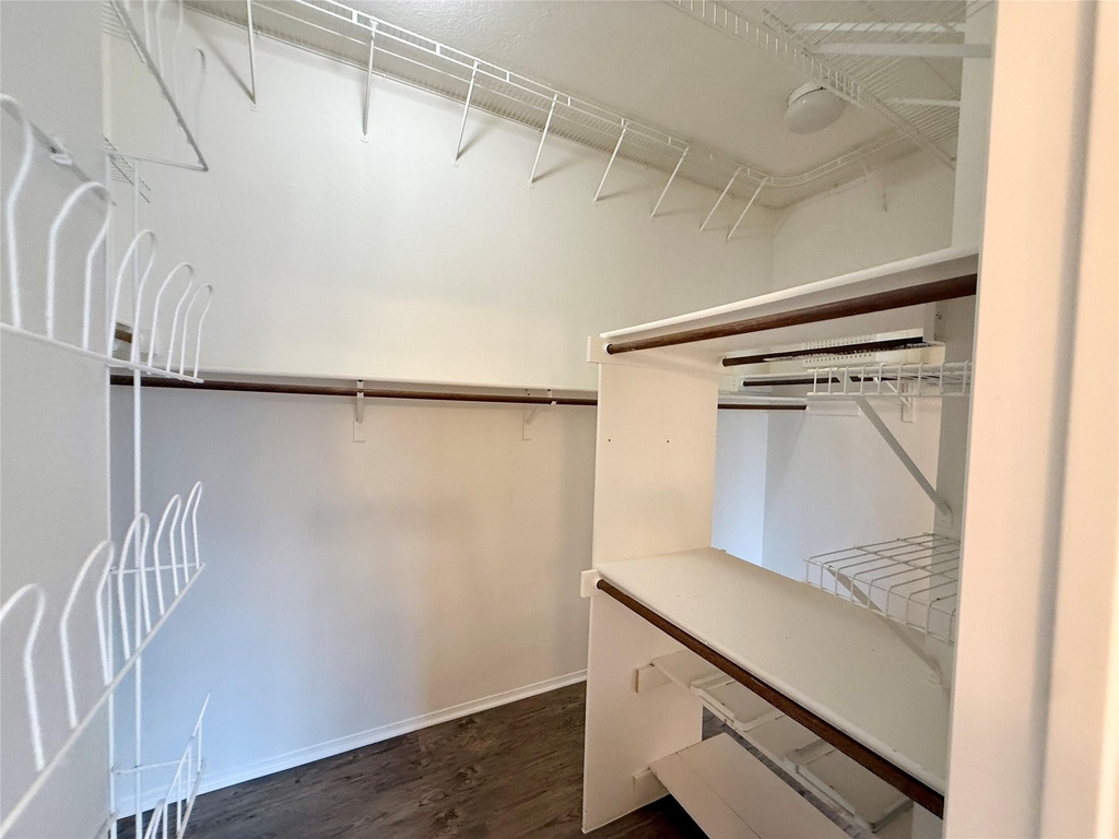 6106 Skahan Ln - Photo 17
