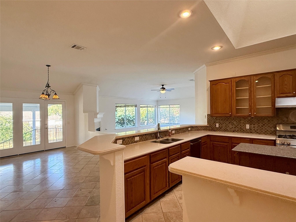 6106 Skahan Ln - Photo 9