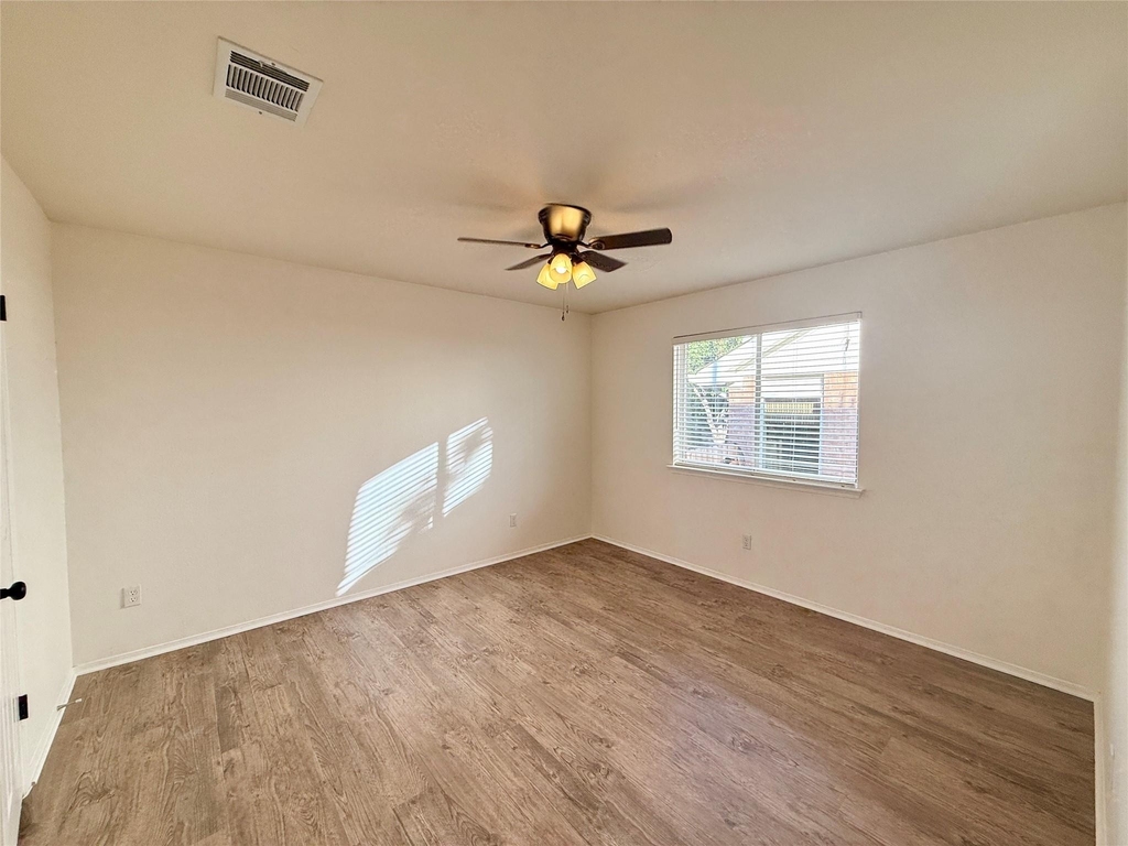 6106 Skahan Ln - Photo 23