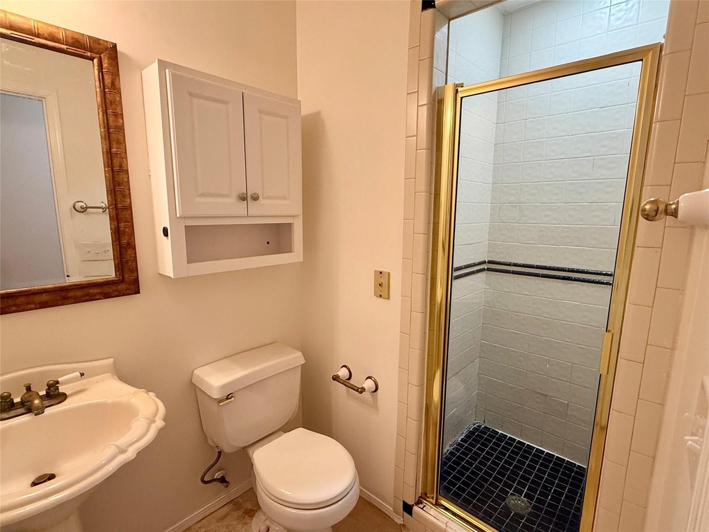 6106 Skahan Ln - Photo 6