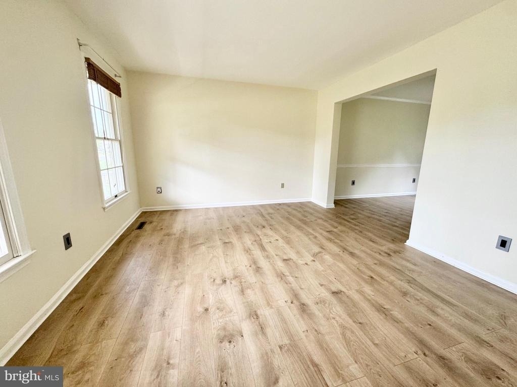 501 Falcon Drive - Photo 4
