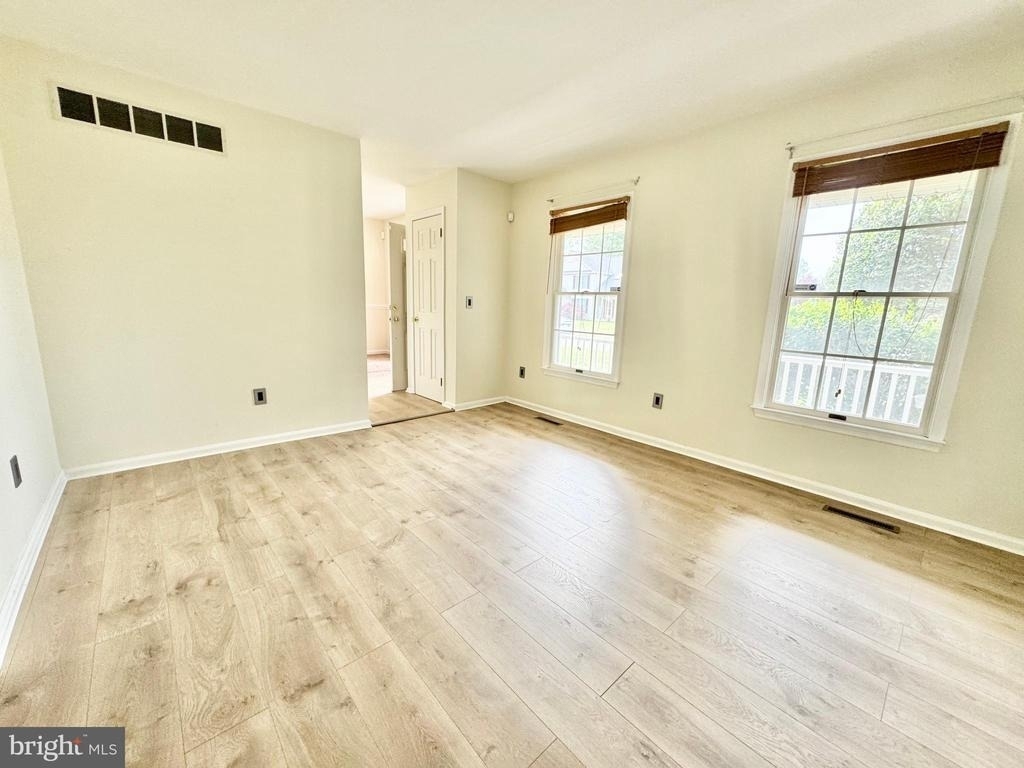 501 Falcon Drive - Photo 5