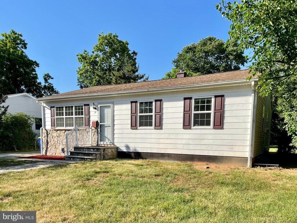 19 Hickory Lane - Photo 0