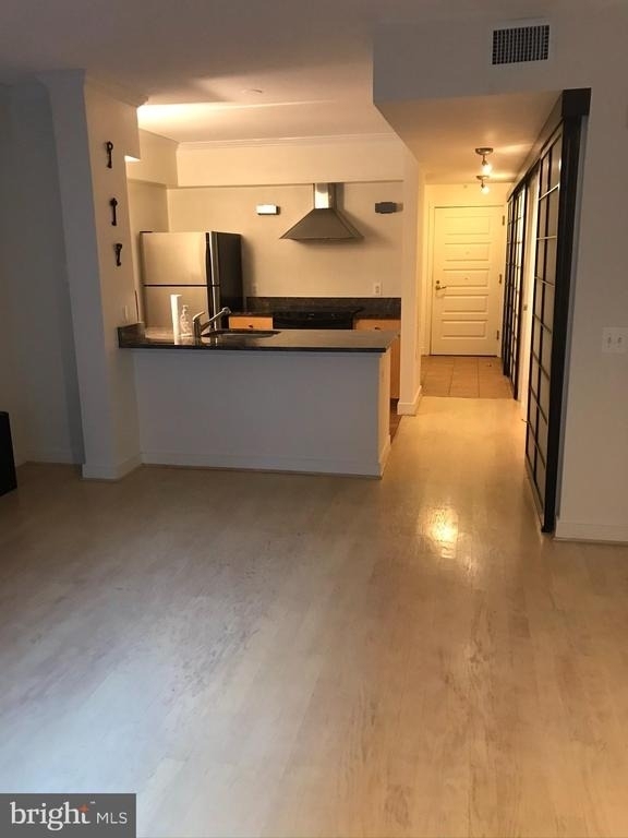 631 D Street Nw - Photo 2