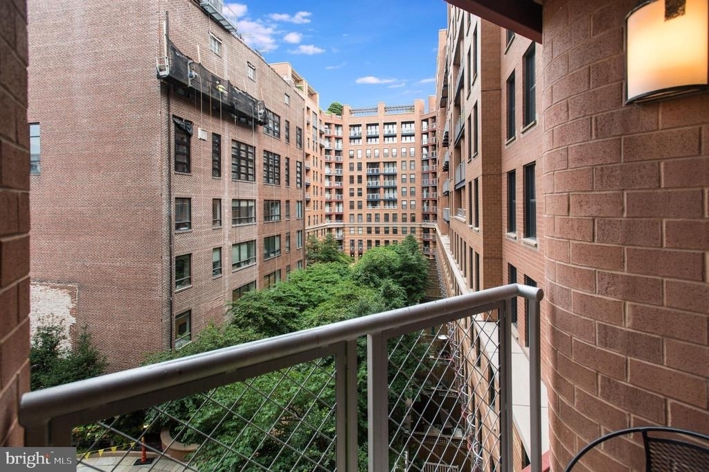 631 D Street Nw - Photo 11