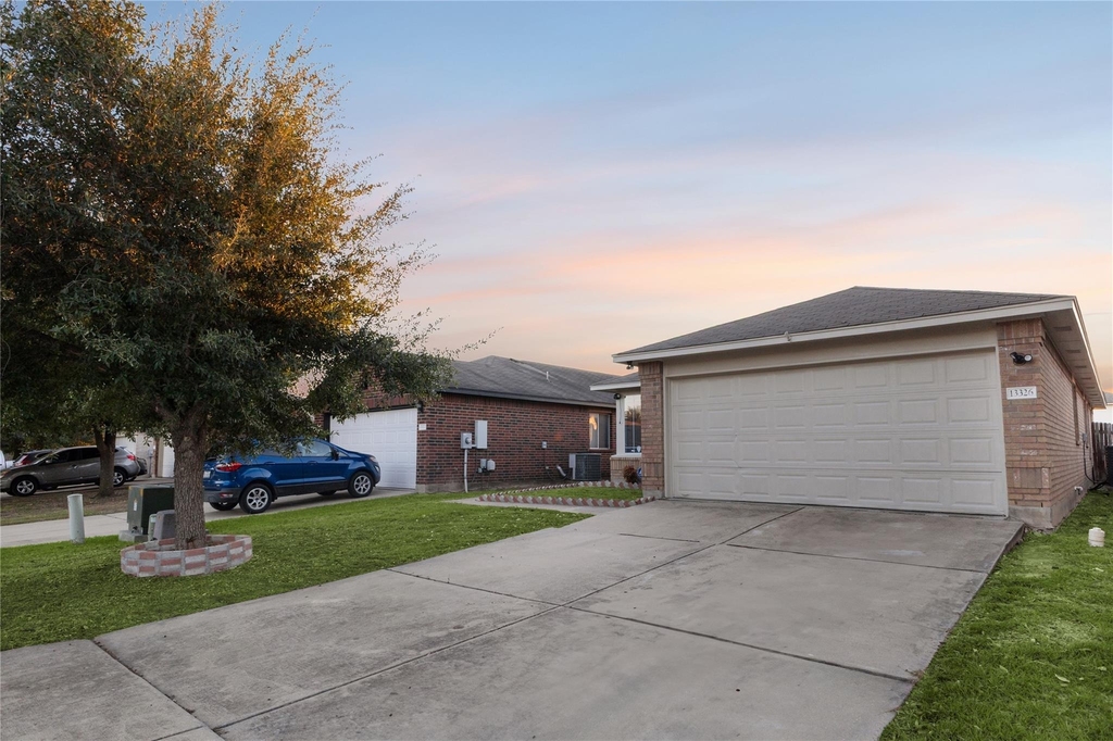 13326 James Monroe St - Photo 2