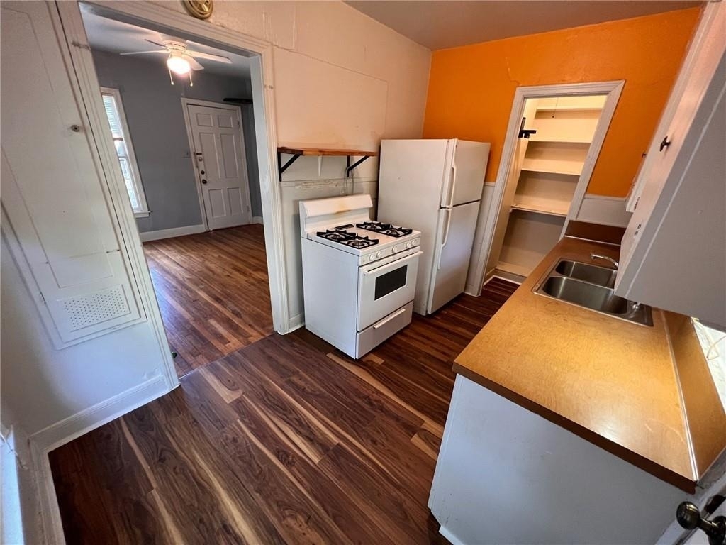 4902 Caswell Ave - Photo 6