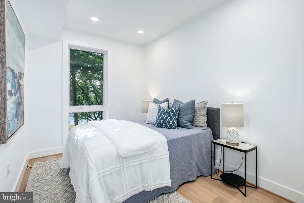 2601 30th Street Ne - Photo 7