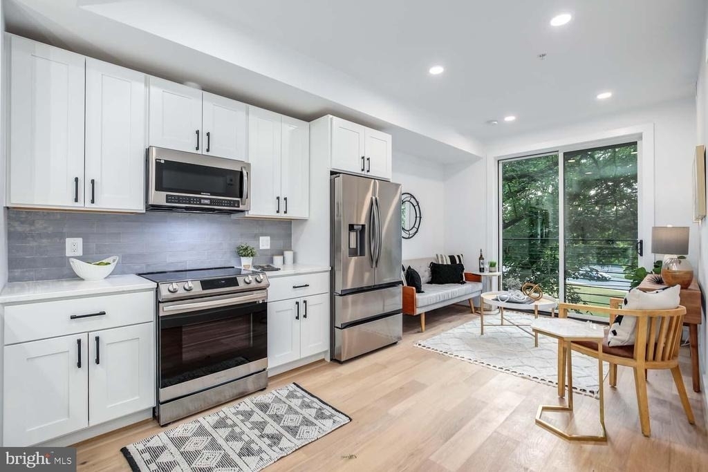 2601 30th Street Ne - Photo 4